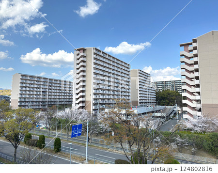 大阪府住宅供給公社の団地(OPH北千里駅前。大阪府吹田市藤白台) 大阪府住宅供給公社の団地(OPH北千里駅前。大阪府吹田市藤白台) 124802816
