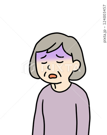 体調不良になるシニア女性 124803457