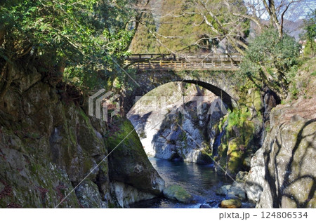 奥耶馬溪　魔林峡（まばしきょう）念仏橋 124806534