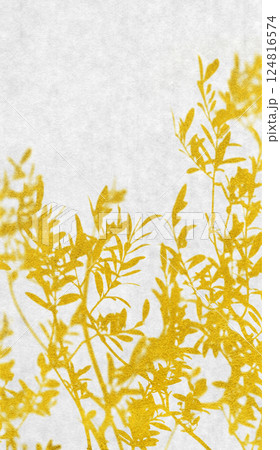 リアルな葉っぱを金箔で描いた、和風のシルエットアート 124816574