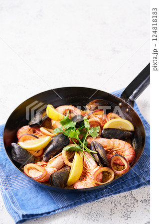 フライパンで作ったパエリア フライパンで作ったパエリア 124818183