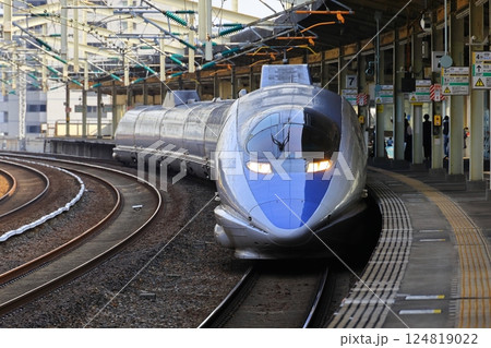 徳山駅に停車する500系新幹線 124819022