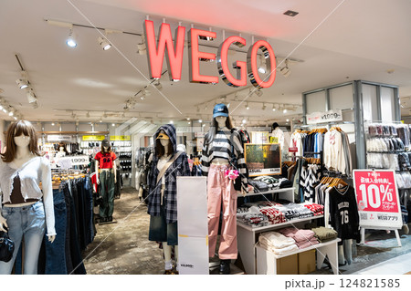 WEGO調布パルコ店でお買い物　東京都調布市小島町 124821585