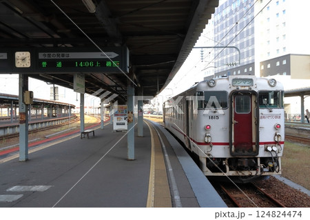 ［sh］道南いさりび鉄道キハ40白色-禊（木古内⇔五稜郭-函館） 124824474