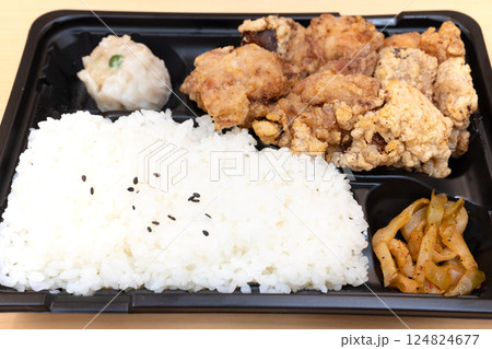 おいしい唐揚げ弁当 124824677
