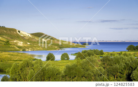Beautiful summer landscape 124825583