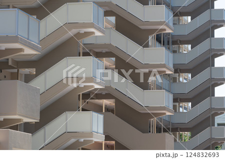 マンションの外階段 マンションの外階段 124832693