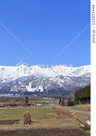 白馬山麓 雪どけの春 白馬山麓 雪どけの春 124833444
