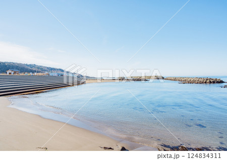 新潟 出雲崎の透明な海 新潟 出雲崎の透明な海 124834311