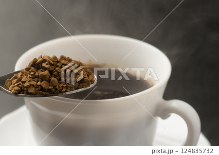 インスタントコーヒー　コーヒー粉末 124835732