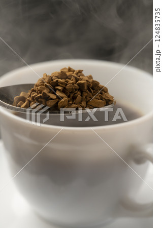 インスタントコーヒー　コーヒー粉末 124835735