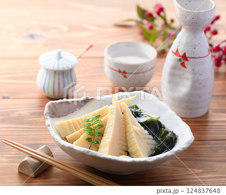 若竹煮（竹の子とわかめの煮物） 124837648