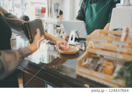 coffee shop coffee shop 124837664