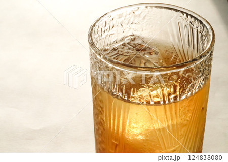 麦茶 124838080
