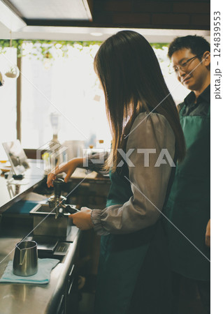 coffee shop 124839553