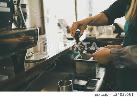 coffee shop coffee shop 124839561