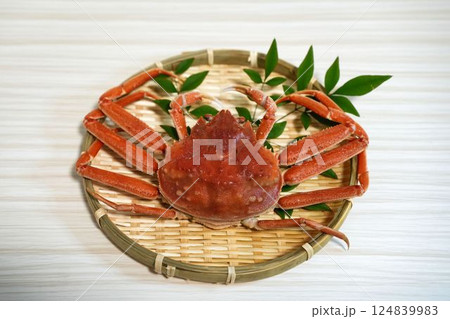 贅沢な茹でたてのオオズワイガニ 124839983