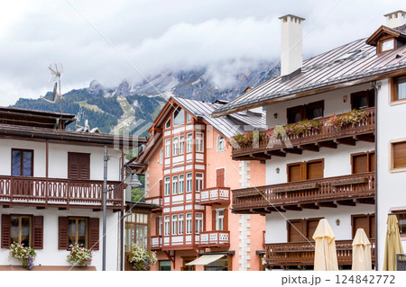 Summer scenery of Cortina d'Ampezzo, Italy 124842772