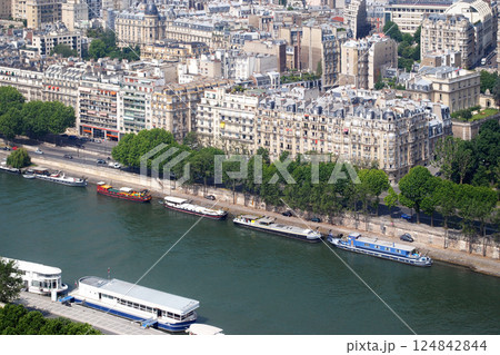 View of the Seine embankment. View of the Seine embankment. 124842844