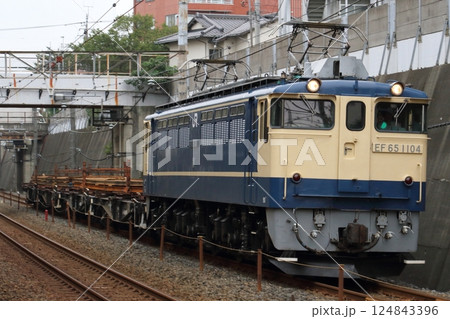 武蔵野線を走るEF65-1104牽引 工臨 124843396