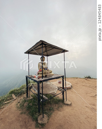 Buddha statue in the Little Adam's Peak Buddha statue in the Little Adam's Peak 124845483