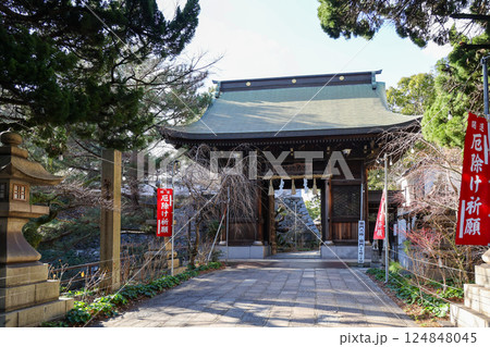 福岡県　北九州市　小倉城隣にある八坂神社　正門 124848045