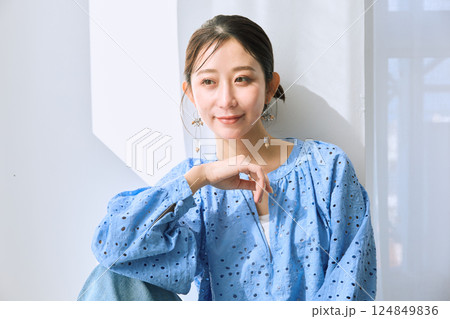 女性のポートレート 124849836