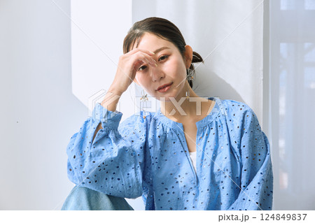 女性のポートレート 124849837