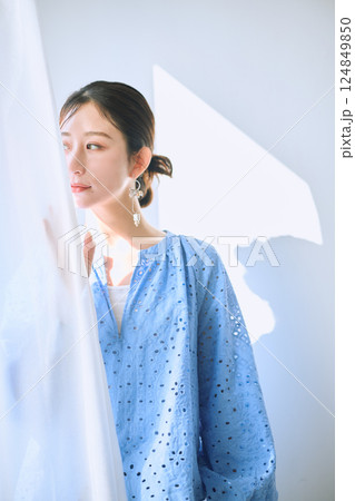 女性のポートレート 124849850