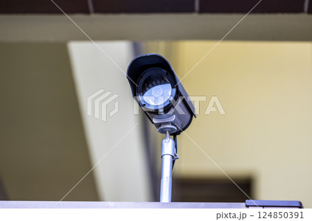 防犯カメラ 防犯カメラ 124850391