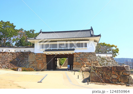 岡山県岡山市、岡山城不明門の風景 岡山県岡山市、岡山城不明門の風景 124850964
