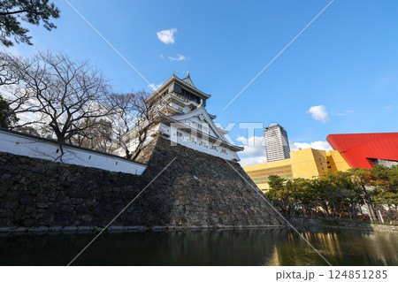 福岡県　北九州市　小倉城とリバーウォーク北九州 124851285