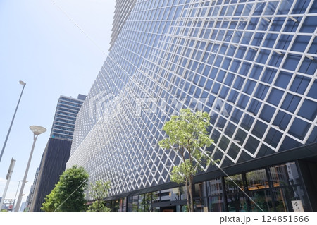 建物、ビル、高層ビル、建築物、施設、マンション、賃貸オフィス、オフィス、物件、賃借、タワーマンション 124851666