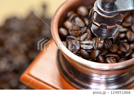 挽きたてコーヒー 挽きたてコーヒー 124851866