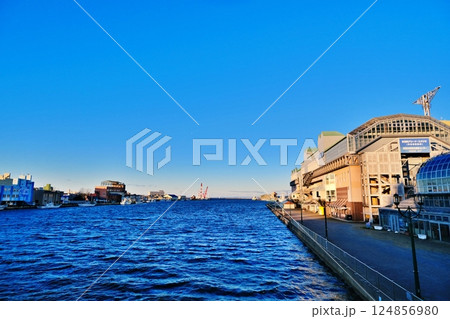 釧路川とフィッシャーマンズワーフMOO 124856980