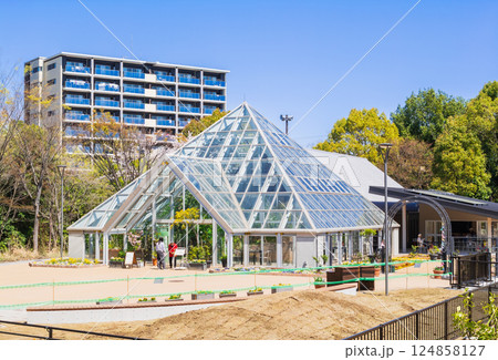 東京　多摩中央公園　グリーンライブセンター 124858127