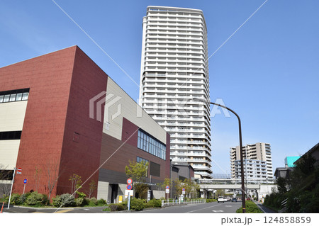 東京都町田市 南町田グランベリーパーク駅前の街並み 124858859