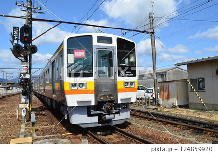 試運転中の三岐鉄道三岐線5000系 124859920
