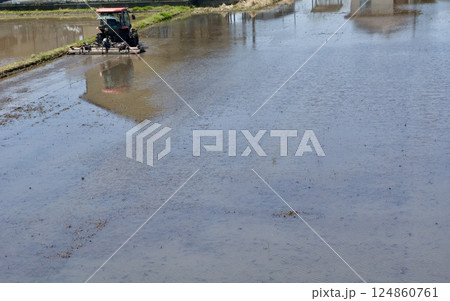 農作業 4月 124860761