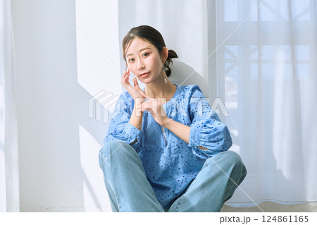 女性のポートレート 女性のポートレート 124861165