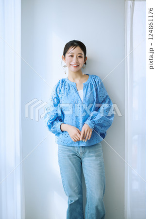 女性のポートレート 女性のポートレート 124861176