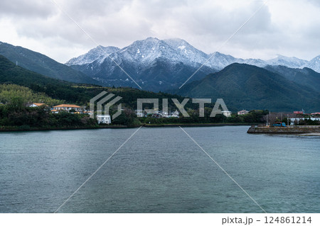 寒波襲来　洋上アルプス屋久島 124861214