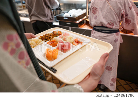 食べ放題 ビュッフェ 温泉旅館 食べ放題 ビュッフェ 温泉旅館 124861790