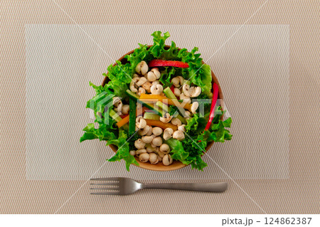 ポン菓子　アレンジサラダ 124862387