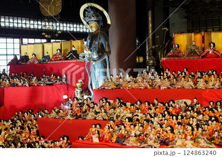 西教寺の雛人形 西教寺の雛人形 124863240