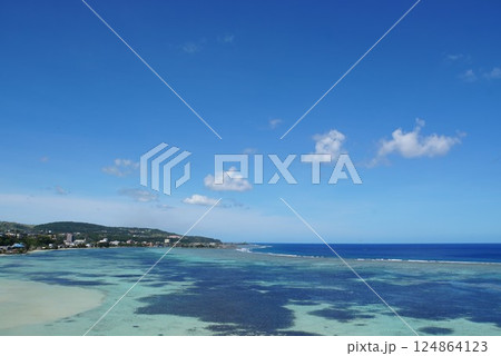 タモン湾の景色　グアム 124864123