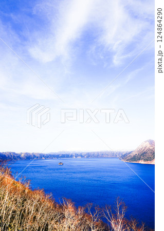 雄大な北海道阿寒摩周国立公園内にある摩周湖 124864290