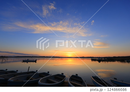 美しい朝焼け 美しい朝焼け 124866086