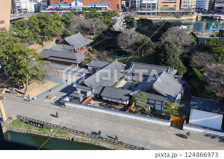 福岡県　北九州市　小倉城天守閣からの眺め　小倉城庭園 124866973