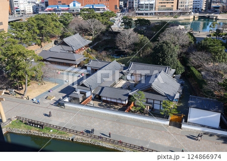 福岡県　北九州市　小倉城天守閣からの眺め　小倉城庭園 124866974